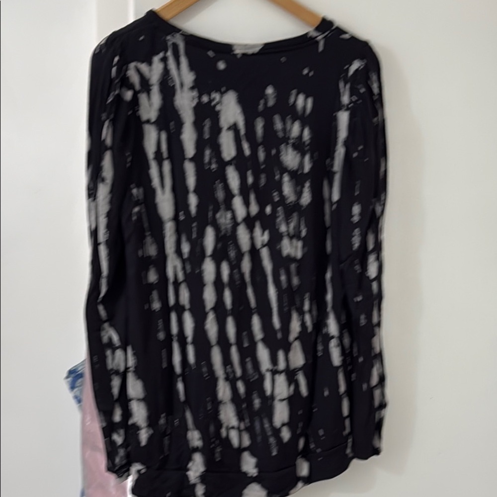 Scoop for Walmart Black Shibori Crew Neck Long Sleeve T-Shirt Size Medium - Picture 3 of 4